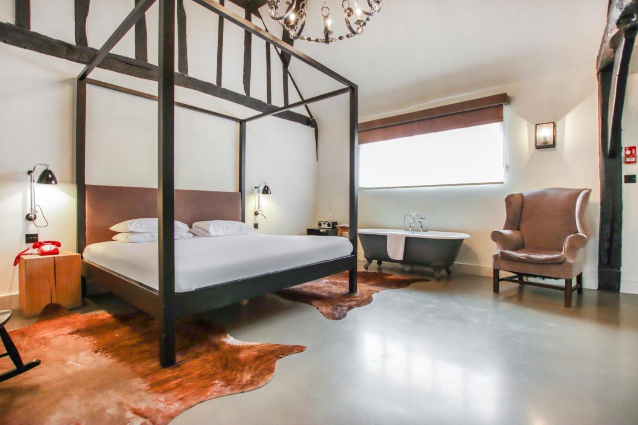 The Crown Hotel Амършам Екстериор снимка